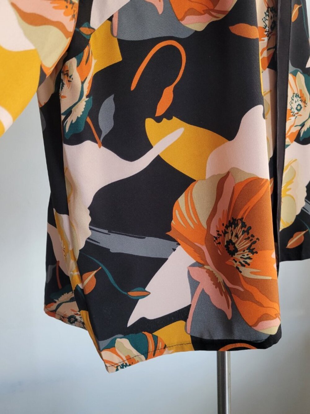 Shein Orange and Black Batwing Sleeve Design Hibiscus Top (Size: 3X) - Picture 7 of 15